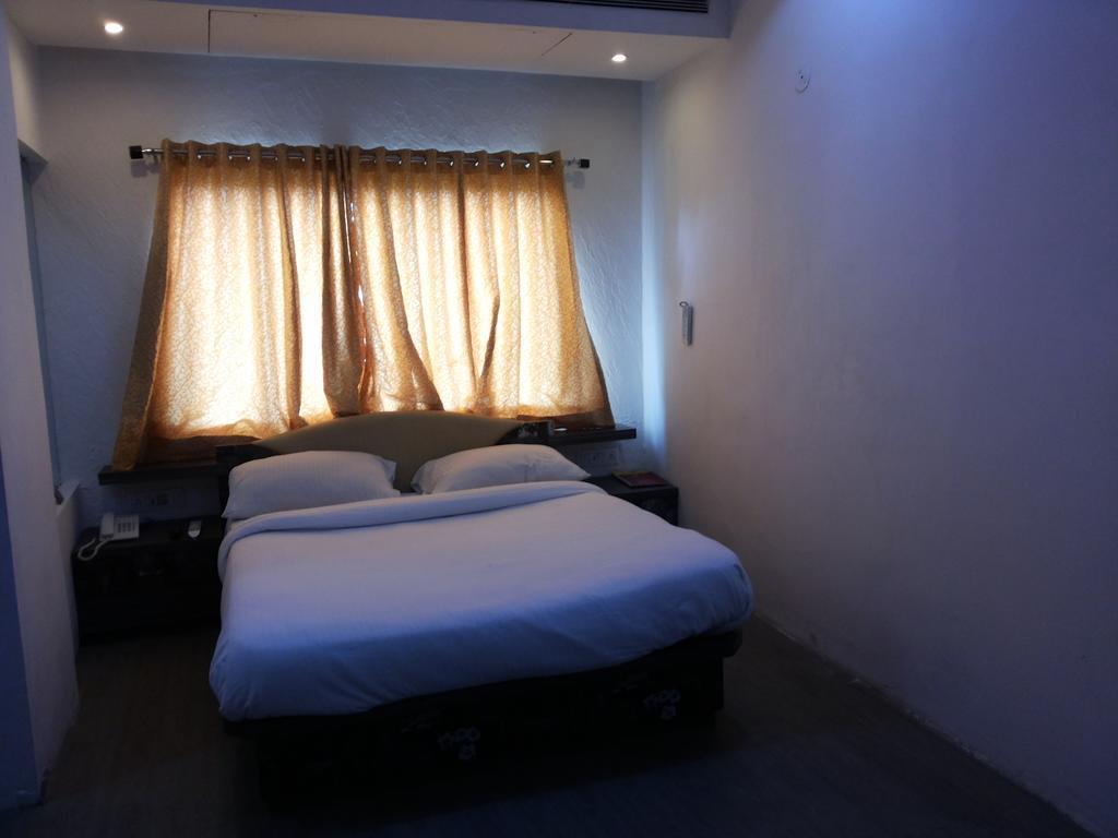 Hotel Kanchan Tilak Indore Exterior foto